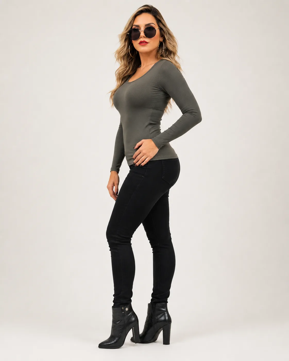 Blusa Feminina Canelada Manga Longa Moda feminina Variadas da Loja Precinho10 lado/costas